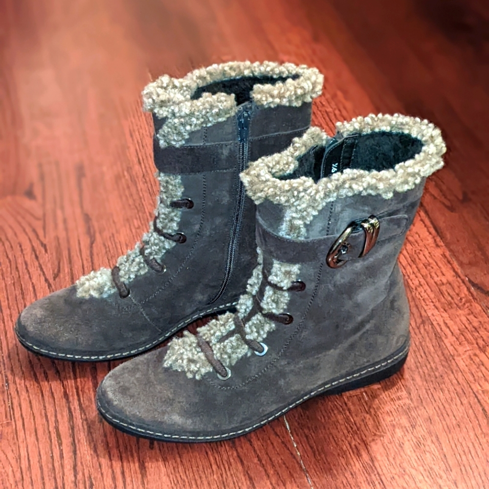 Stuart Weitzman Boots